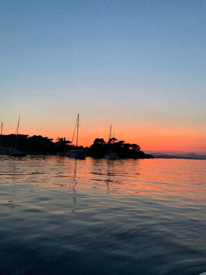 Residence San Paolisa Hyeres Luaran gambar
