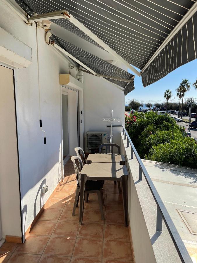 Residence San Paolisa Hyeres Luaran gambar